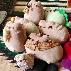 Pusheens (stuffed bundle)